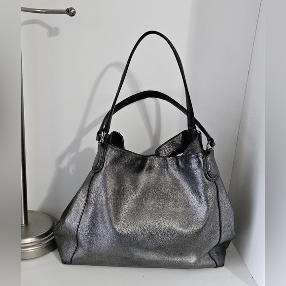 Beautiful Coach Silver /black leather tote BAG ,top Zipper/Snap closure, - Picture 4 of 10